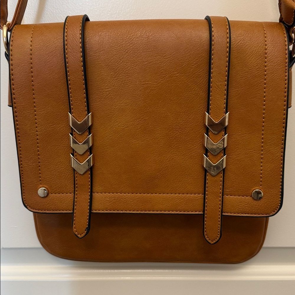 Alyssa Crossbody Bag - Picture 3 of 6